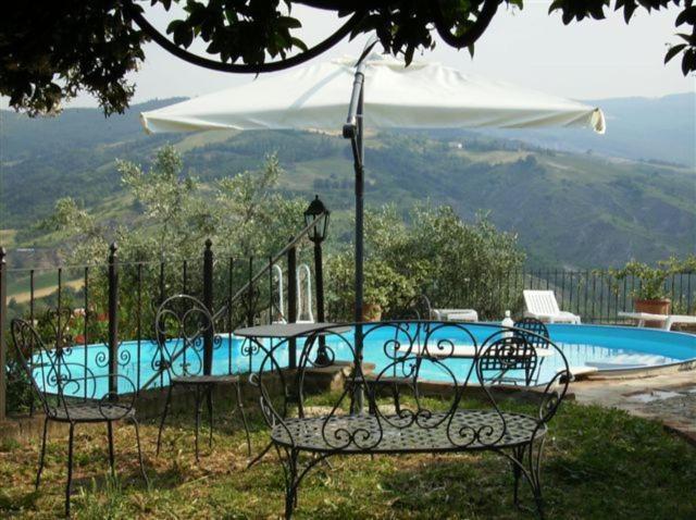 Cascina La Buca ξενώνας Castello di Serravalle Εξωτερικό φωτογραφία