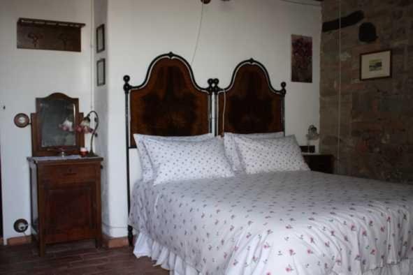 Cascina La Buca ξενώνας Castello di Serravalle Εξωτερικό φωτογραφία