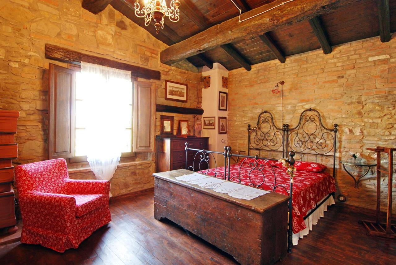 Cascina La Buca ξενώνας Castello di Serravalle Εξωτερικό φωτογραφία