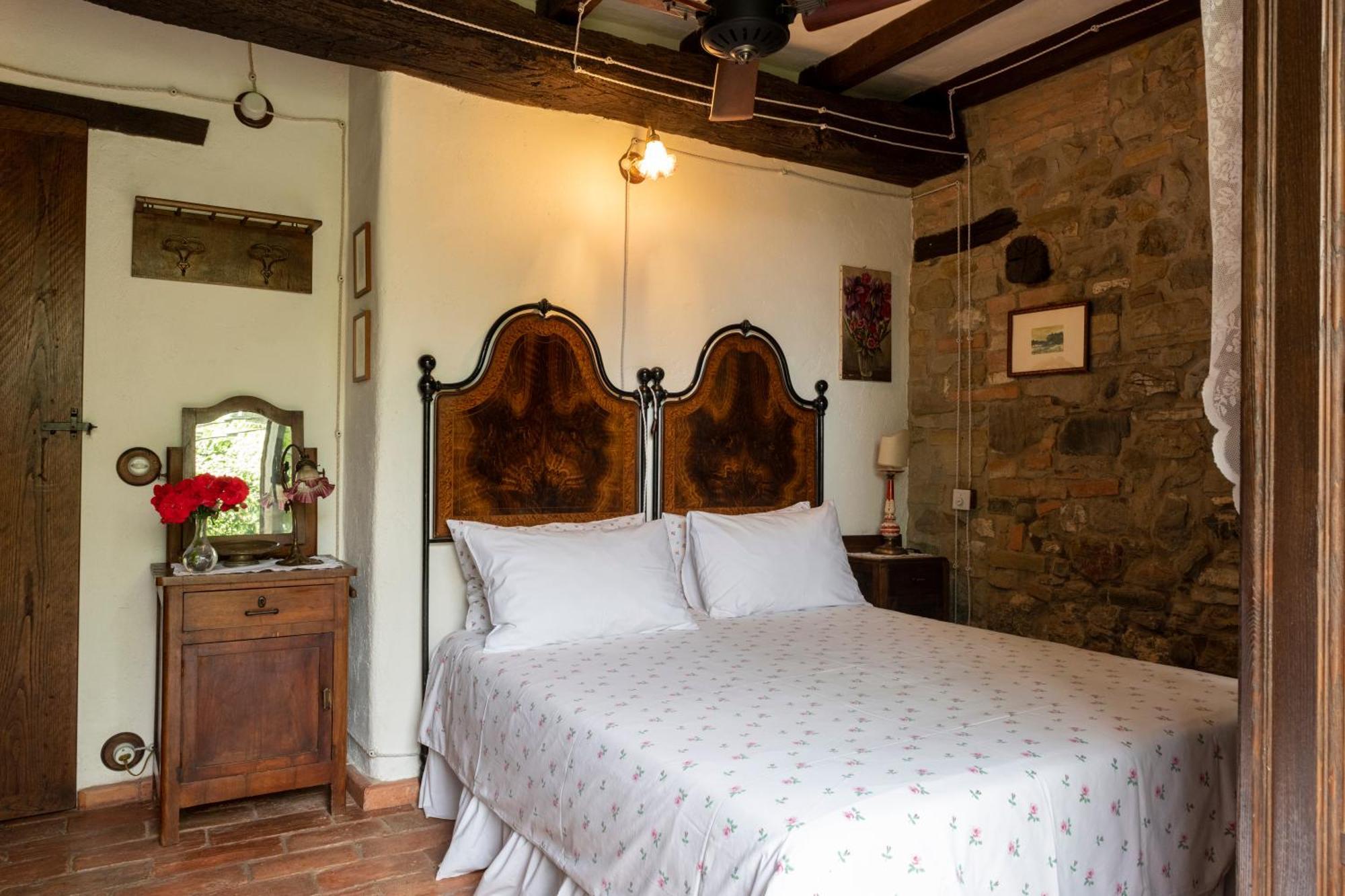 Cascina La Buca ξενώνας Castello di Serravalle Εξωτερικό φωτογραφία