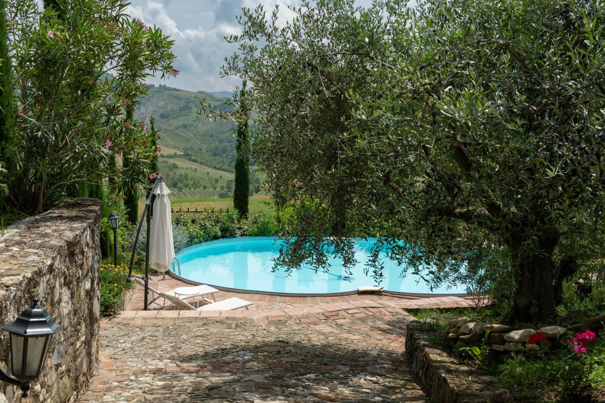Cascina La Buca ξενώνας Castello di Serravalle Εξωτερικό φωτογραφία