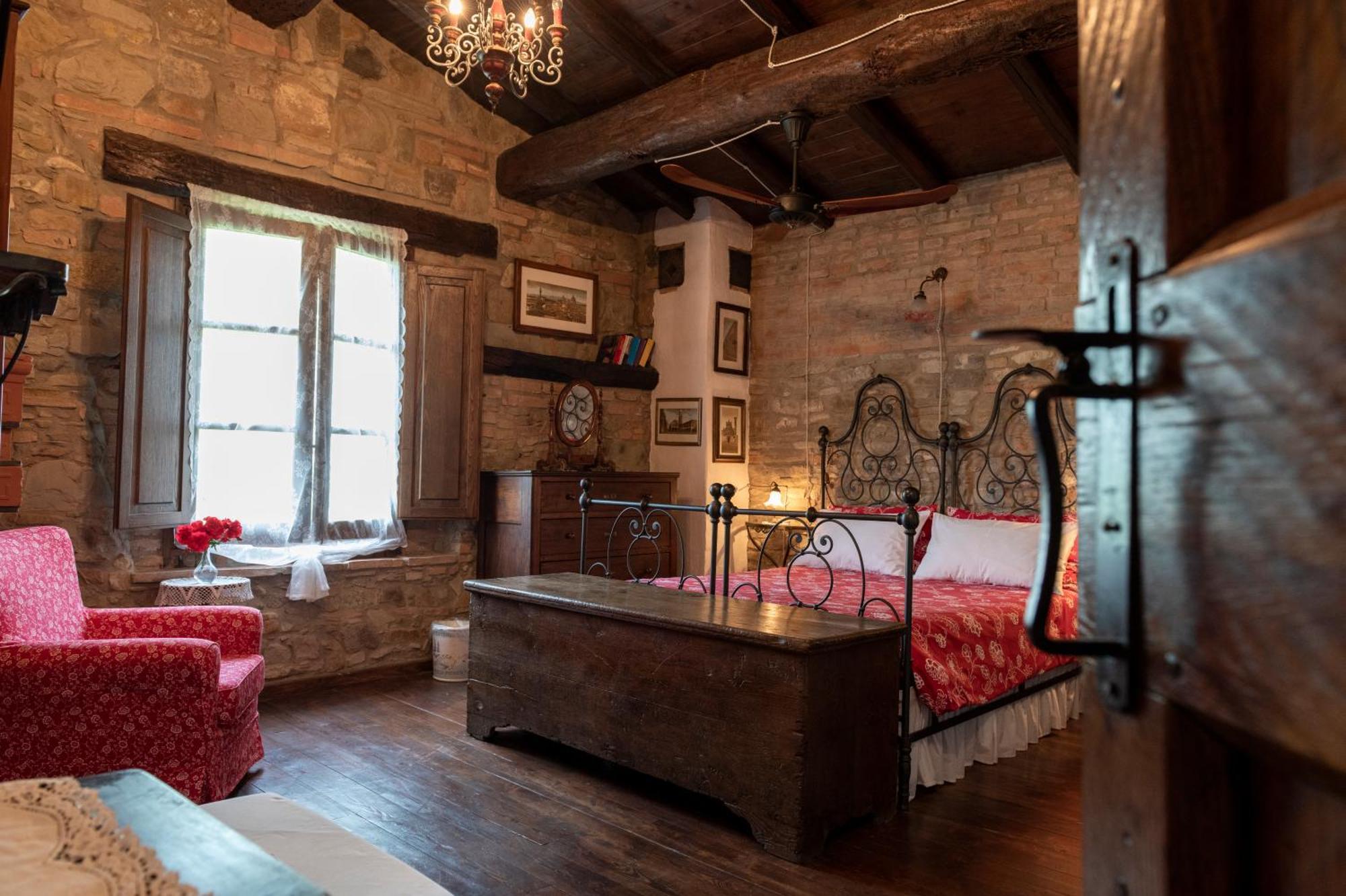 Cascina La Buca ξενώνας Castello di Serravalle Εξωτερικό φωτογραφία