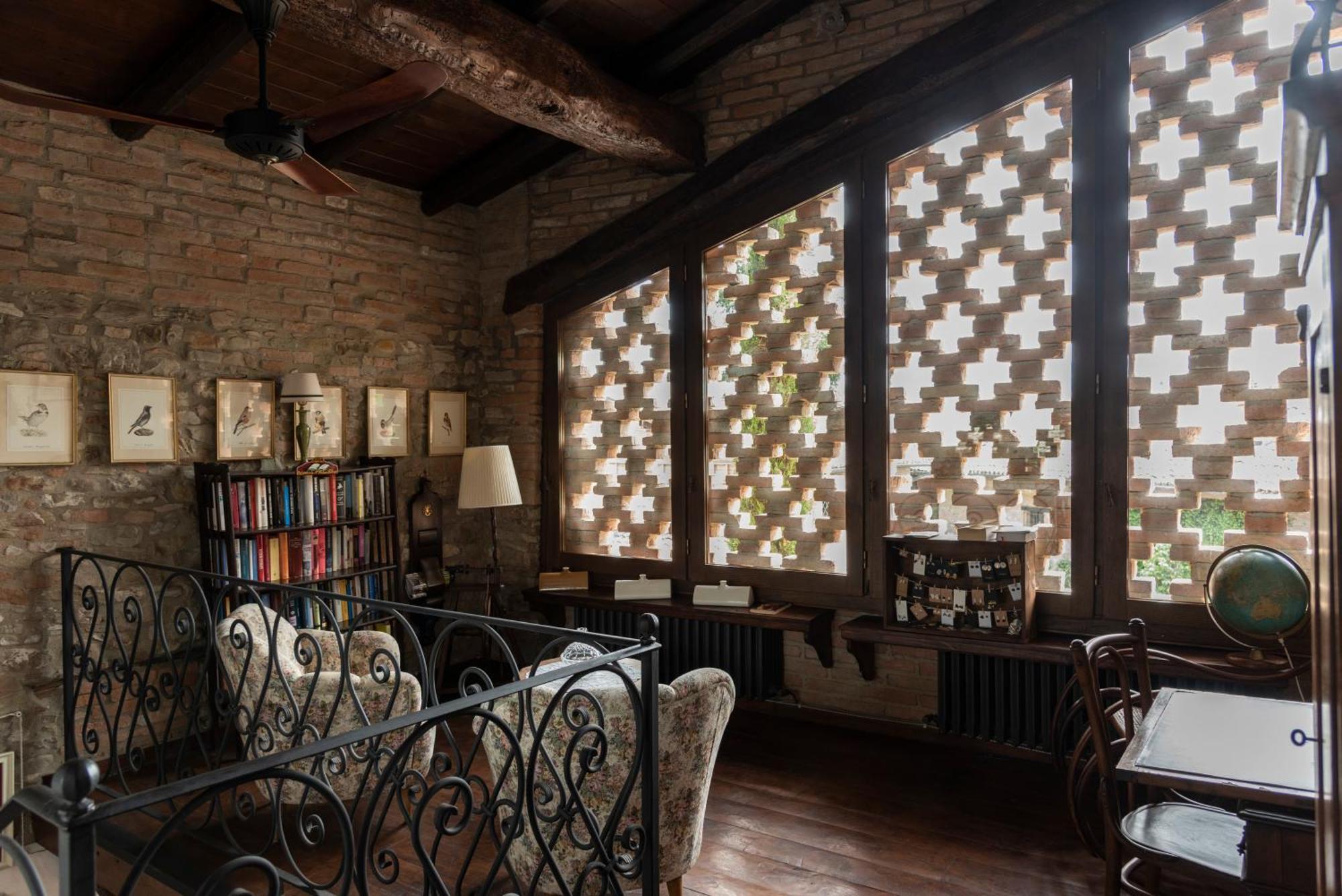 Cascina La Buca ξενώνας Castello di Serravalle Εξωτερικό φωτογραφία