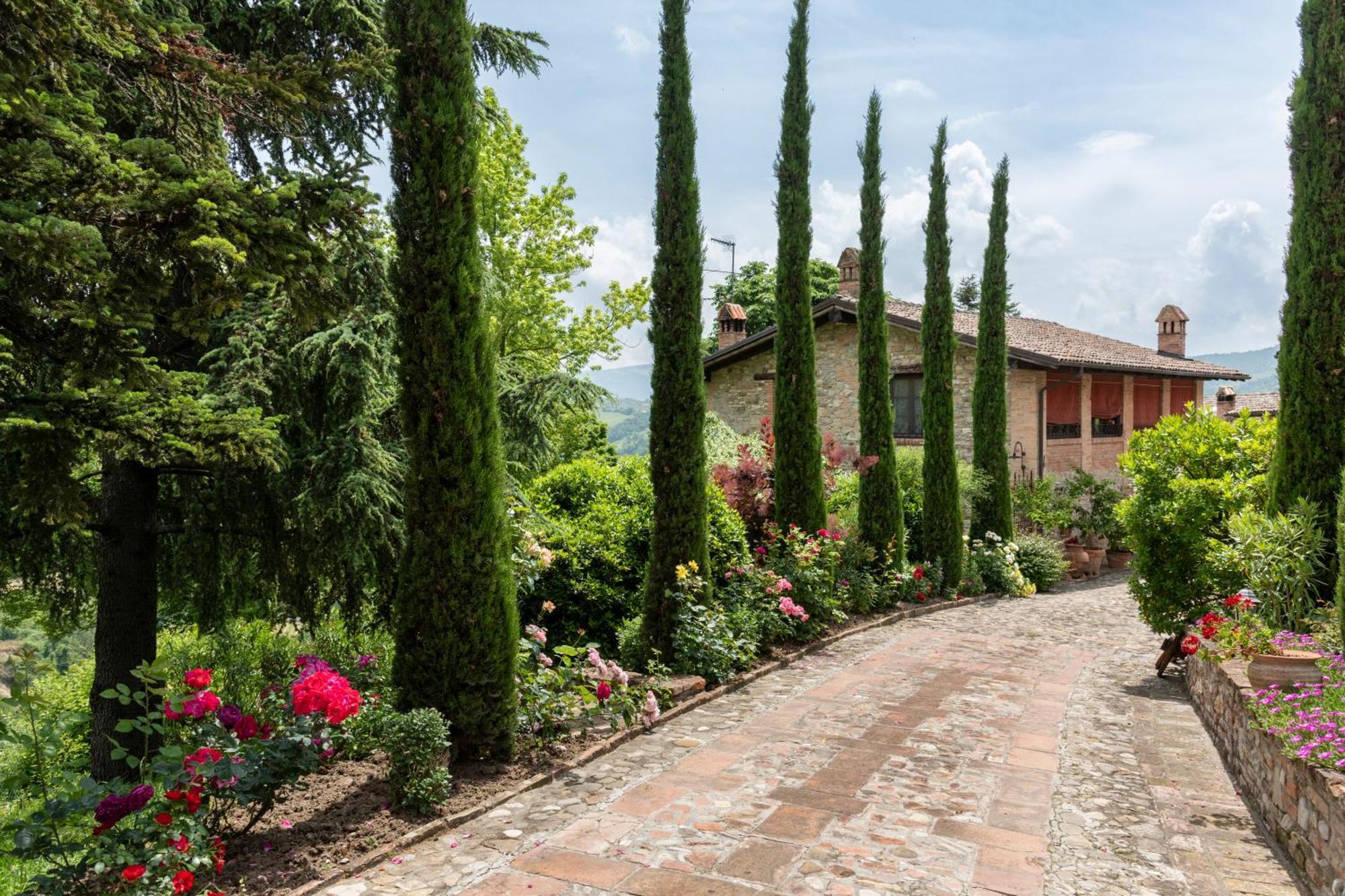 Cascina La Buca ξενώνας Castello di Serravalle Εξωτερικό φωτογραφία